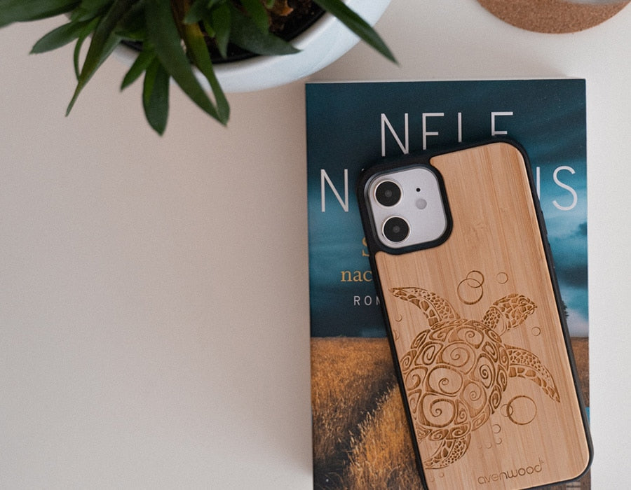 MANDALA SWAROVSKI iPhone 12 Backcase